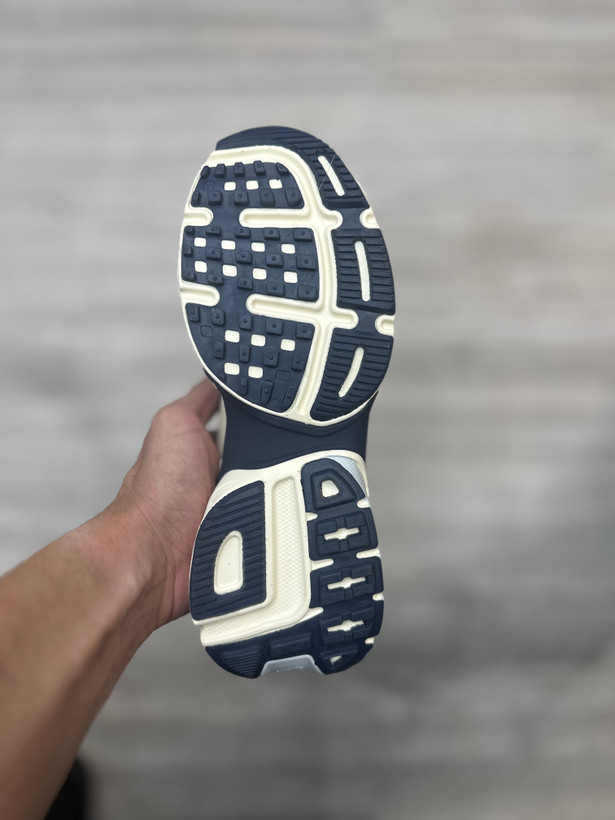 نایک v2k nike وی تو کی