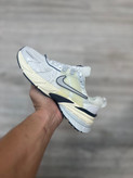 نایک v2k nike وی تو کی