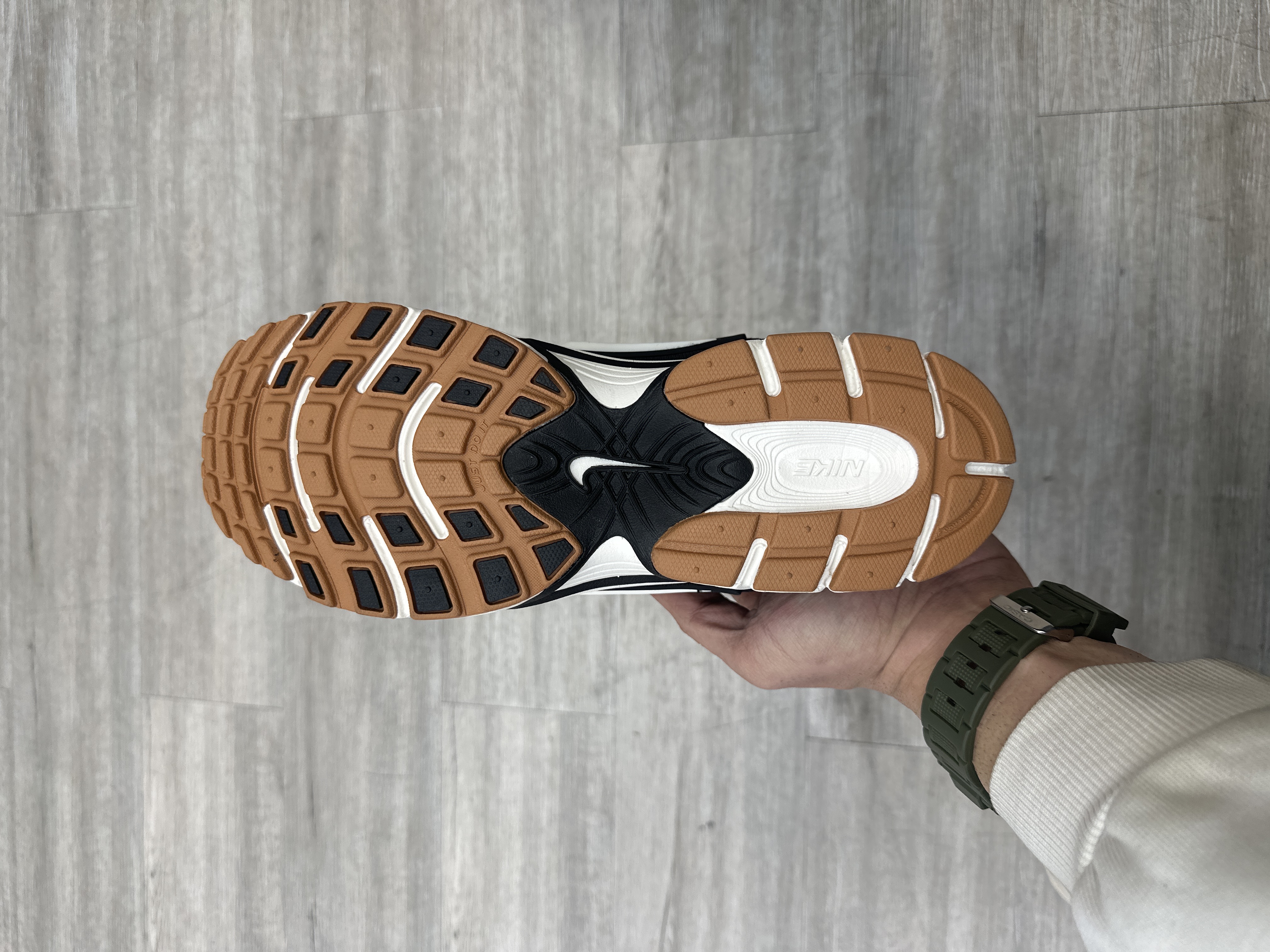 کتونی نایک nike v5 rnr