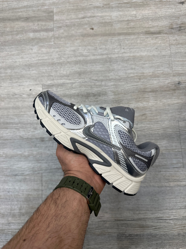 کتونی نایک nike v5 rnr