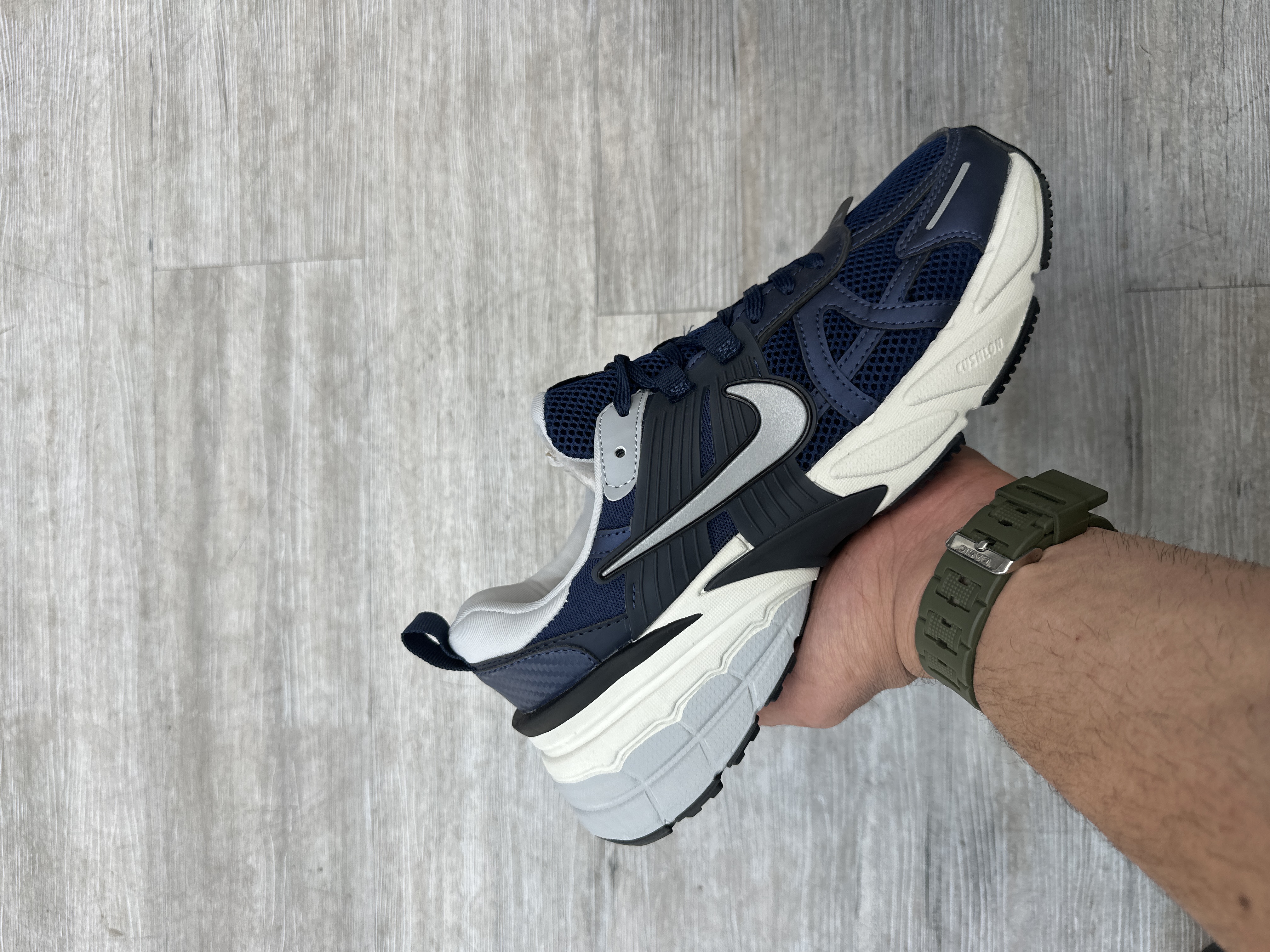 کتونی اسپرت نایک v2k nike وی تو کی