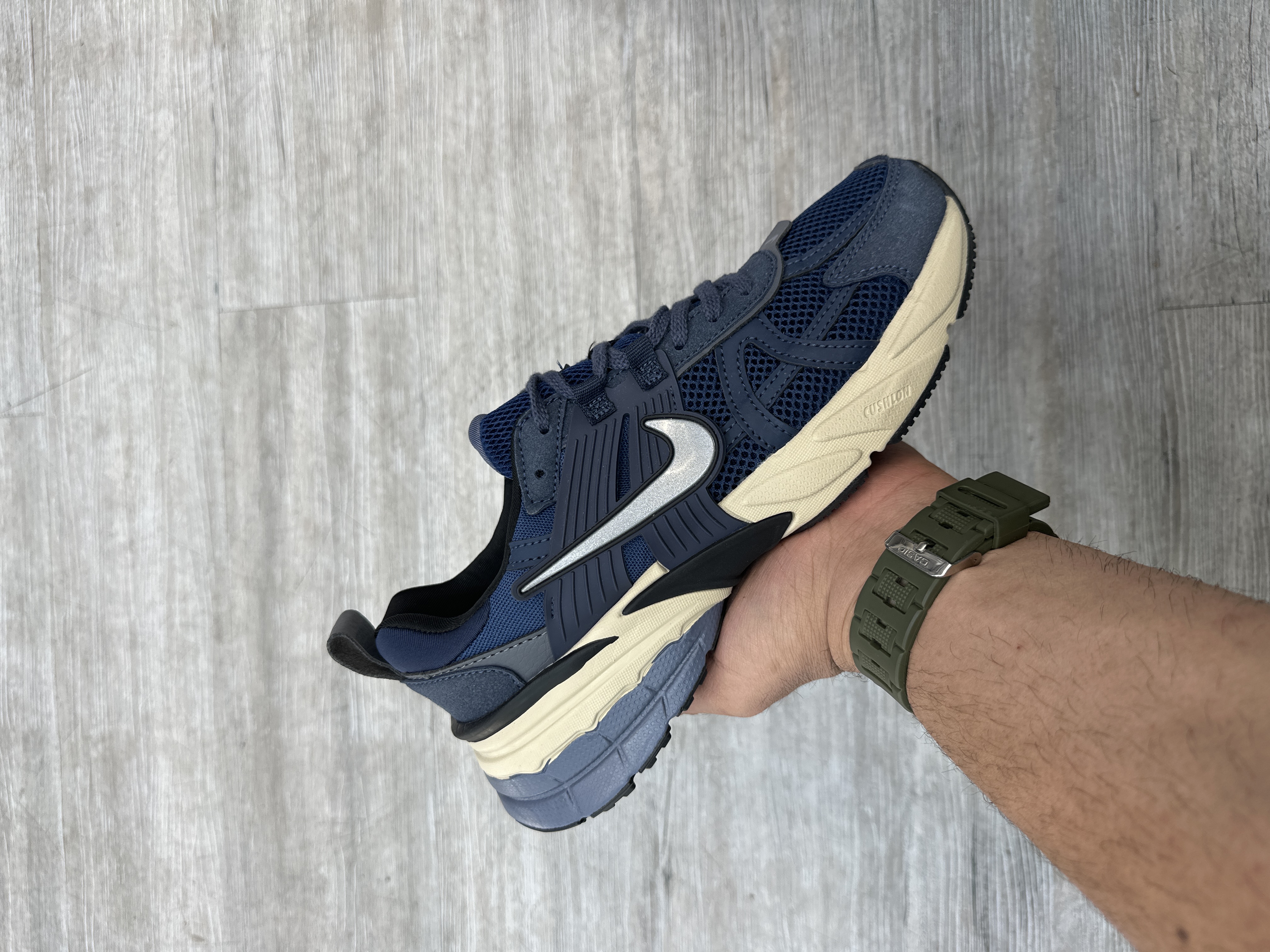 کتونی اسپرت نایک v2k nike وی تو کی