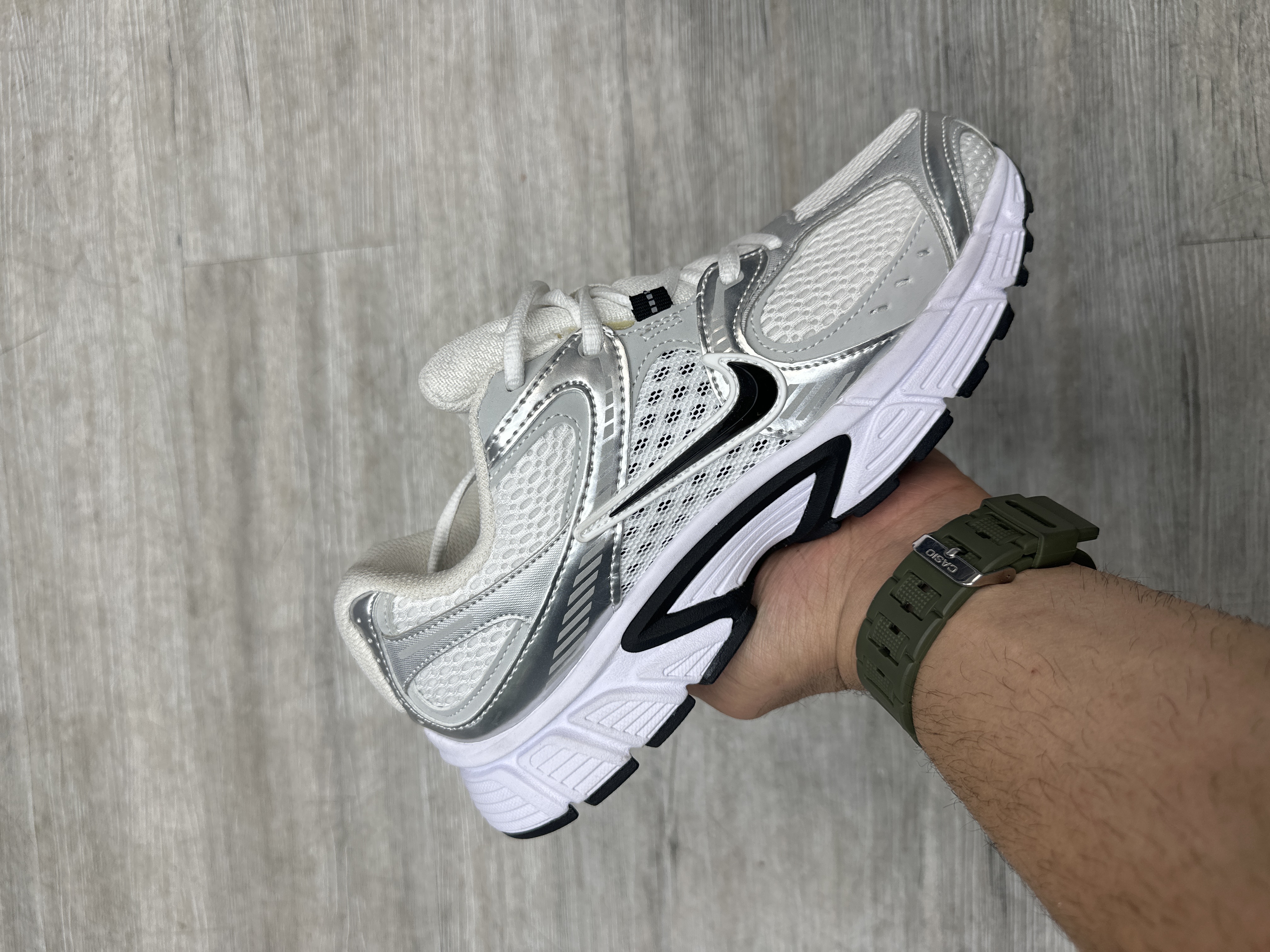 کتونی اسپرت نایک nike v5 rnr